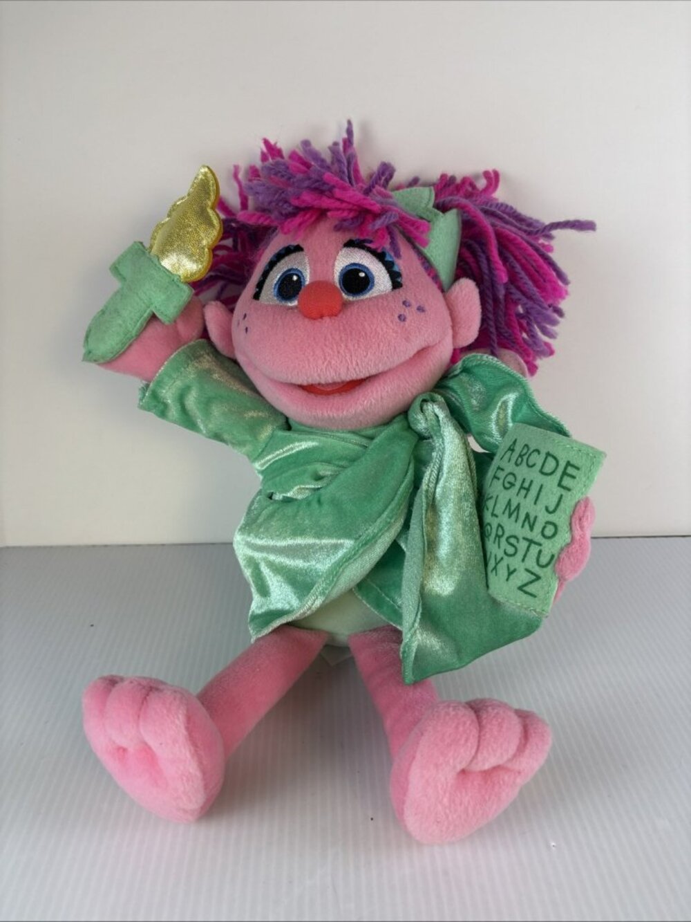 2010 GUND SESAME STREET ABBY CADABBY STATUE OF LIBERTY PLUSH